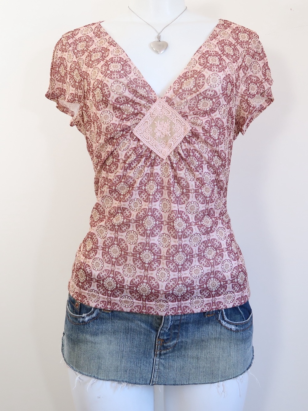 No Boundaries Mauve Printed V-Neck Blouse with Embroidered Patch